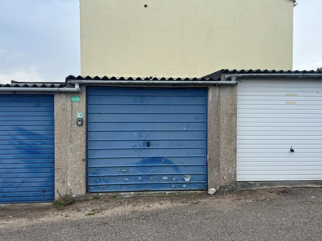 Lot: 110 - VACANT LOCK-UP GARAGE IN RESIDENTIAL LOCATION - Front elevation of garage en bloc